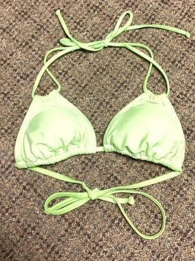 No Boundaries Lime Green Triangle String Bikini Top Size Small 3-5